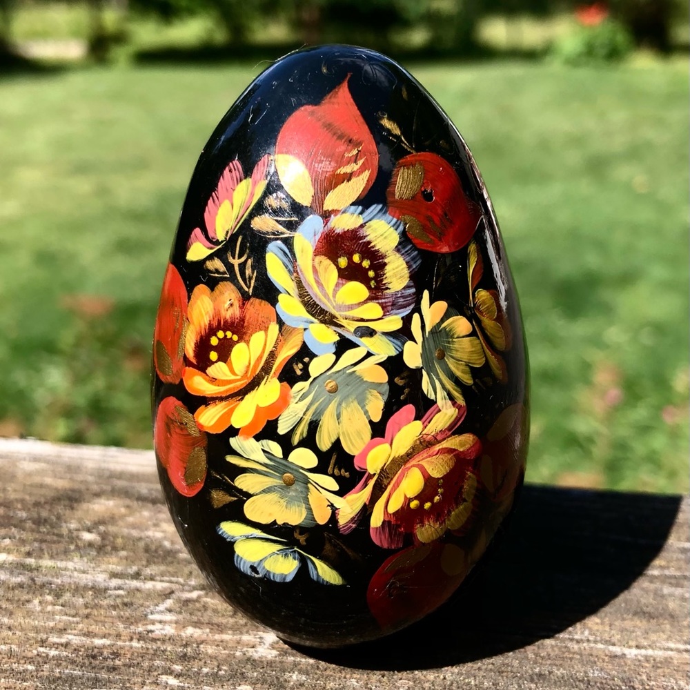 Vintage hand painted Easter egg